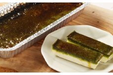 【3回定期便】 国士無双 酒粕カタラーナ 抹茶味 約600g （約150g×4個） （合計約1.8kg） カタラーナ 日本酒 酒粕 抹茶 洋菓子 菓子 お菓子 焼菓子 焼き菓子 大人スイーツ 定期便 北海道 小樽市 冷凍