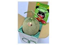 【先行予約受付中】「夕張メロン1玉（等級：優　1玉約1.3kg）」と「メロン熊グミ2個」セット W34