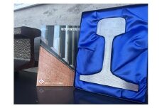 【特別品】道内唯一のレールを製造・加工する岩見沢レールセンターでスライスした「カットレール」【18121】