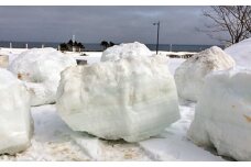 2000-3 オホーツク海の流氷（約１トン）