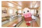 広い休憩室でお寛ぎいただけます