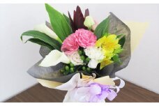 そのまま飾れる「スタンディングブーケ（花束）」お供え用【あかね（色入り系）】（小）　D042