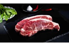 大雪高原牛サーロインステーキ400ｇ（200ｇ×2枚入り）