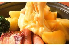北海道産の生乳100%使用！ 花畑牧場の深味ラクレット 計約2kg 1kg×2袋 クラッシュタイプ ラクレットチーズ チーズ ラクレット 花畑牧場 冷凍 [002-0028]