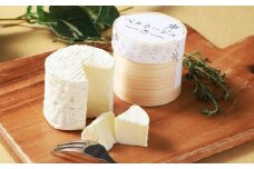 【3ヶ月定期便】 ベルネージュ 70g×6個セット 定期便3回 計18個 チーズ 白カビチーズ 生クリーム入り 白カビ 生乳 濃厚 おつまみ お酒のお供 おやつ 料理 乳製品 加工食品 [027-0115]