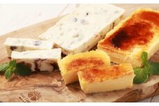 ドライフルーツとナッツのカッサータ （約200g×1本） ・ 中札内たまごのカタラーナ （約200g×2本） 合計600g カッサータ カタラーナ ドライフルーツ ナッツ 中札内たまご 中札内卵 たまご 卵 アイスチーズケーキ チーズケーキ カスタードプリン 焦がしカラメル アイス 北海道 中札内村 冷凍 [007-0212]