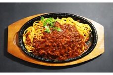 北海道産 標茶 羊肉のデミボロネーゼソース　4食セット【 パスタ ボロネーゼソース 肉 にく 羊肉 サフォーク 希少部位 グルメ お取り寄せ 国産 ヘルシー 標茶町 北海道 】