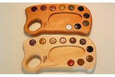 木製パレット2個とパレット用絵の具20個