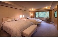 静かな空間で贅沢な時間を過ごす。花巻温泉　佳松園　貴賓室「ロイヤルスイート」ペア宿泊券 【568】