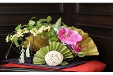 扇とラン フラワーアレジメント お正月 お祝い 季節のお花 アートフラワー 光触媒 岩手県 北上市  I0019