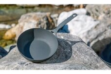 IH対応 鉄 フライパン 鍋  鉄器 ダクタイル ディープパン 24cm ＋ ダクタイルポット 22cm セット 鉄器 スキレット 錆びにくい アウトドア BBQ キャンプ 直火 超軽量 岩手県 北上市 Q0209 (岩手製鉄) 