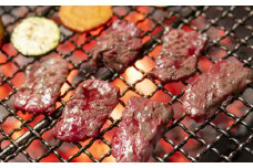 【１２月お届け分】「山形村短角牛炭焼き用セット（冷蔵：肩ロースステーキ250g、手切りカルビ150g、焼肉用バラスライス200g、赤身スライス200g、谷地林業の木炭700g）」アウトドア いわて 山形村 短角牛 牛肉 牛 焼肉 セット 国産飼料 100％ 希少 貴重 数量限定 人気 BBQ チルド パック