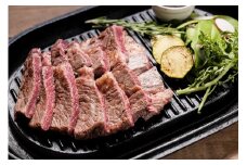 国産飼料100％で育てた 山形村短角牛「厚切り！リブロースステーキ300ｇ」いわて 山形村 短角牛 牛肉 牛 リブロース 厚切り 300g ステーキ 国産飼料100％ 希少 貴重 数量限定 人気 BBQ バーベキュー パック 冷凍