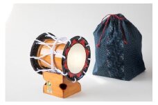 本格ミニ太鼓「想」(太鼓・台・バチ・収納用巾着の4点セット)
