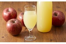 果汁100%！ 完熟りんご使用 ストレートりんごジュース 1L×4本 セット 【 リンゴ 飲料 ご当地ドリンク ギフト プレゼント 岩手 陸前高田 マル広農園 】 RT657