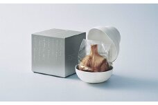 【八幡平黒にんにく】 ザクメグ 1個入り （ご贈答用） ／ 黒にんにくにんにく 黒ニンニク ニンニク 大蒜 岩手県産 八幡平市産 ガーリック ご贈答 御贈答 贈り物 ギフト プレゼント お土産 父の日 母の日 敬老の日 グルメ ジャンボ 大きい 美味しい おいしい オススメ おすすめ マイクロ岩手