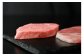 肉の芸術品にも例えられる、極上の肉質。（写真：ステーキ）