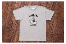 仙台・宮城の観光Tシャツ　「猫と笹かま」Tシャツ  Lサイズ　［T-01］