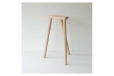 センダイフォルム シカガワスツール 板座 550【アウトドアグッズ 家具 工芸品 スツール 鹿革 人気 和装 インテリア ファニチャー クラフト 民芸品 仙台市 チェア デザイン 和風 伝統的 自然素材 エコフレンドリー リビング ダイニング】