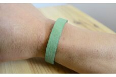 石巻産 野生の鹿革ブレスレット（グリーン）