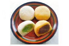 A01-569　鶴岡老舗のお菓子屋さんのお餅詰合せ　(だだちゃ豆餡入り餅　15個/こし餡入りとち餅　15個)　合計30個