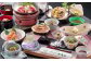 【猫啼温泉 井筒屋】夕朝食もお部屋出し！料理長おすすめ！厳選料理（1泊2食付）ペア宿泊プラン【04010】