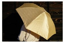 雪華模様の折り畳み傘（サイズ55cm）カラー：ベージュ | 傘 かさ 折りたたみ傘 55センチ 雨具 メンズ レディース 兼用 雪の結晶 ベージュ おしゃれ かわいい 雨 梅雨 贈答 贈り物 プレゼント 父の日 母の日 お中元 お歳暮 御歳暮 茨城県 古河市 _BL03