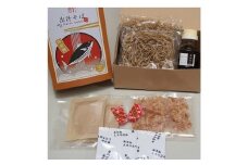 出汁 (dashi) そば 2箱（4食分） 老舗 削り節 専門店 本格だし 和食 添加物不使用 蕎麦 ソバ 即席めん 簡単調理 常温保存 即席麺 インスタント麺 常陸国 茨城県 石岡市 (E16-002)