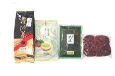 お茶とお手玉の健康セット(えんじ) 伝統の 日本茶 3種 ( ほうじ茶 煎茶 抹茶入り 玄米茶) お茶 国産大豆 入り 手作り お手玉 セット 贈り物 ギフト プレゼント 贈答用 贈答品 茨城県 石岡市 (E15-002)
