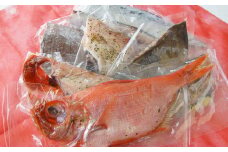 ハーブ干物詰合せ （金目鯛半身、鯖半身、オオメマトウダイ半身、ホッケ半身） 各2枚 合計4種 8枚 魚 さかな 切身 半身 ハーブ 干物 おかず 焼くだけ