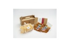 丸玉の大トロホルモン(みそ味)300g×2(冷凍)、丸玉のメンチカツ10個入り(冷凍)【1323957】