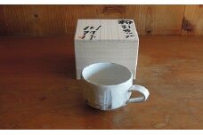 30-3 粉引マグカップ（桐箱入）