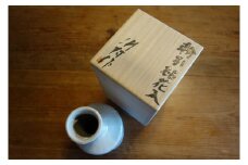 130-1 粉引砧花入