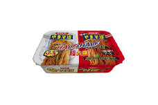 ペヤング ソースやきそば 超大盛 やきそば ハーフ＆ハーフ 激辛 1ケース （ 12食 ）｜ カップ麺  カップやきそば 焼きそば ヤキソバ 惣菜 即席 非常食 保存食 常温 保存 防災 備蓄 災害対策 ストック 激辛 やきそば ケース ハーフ ミックス 超大盛  まとめ買い