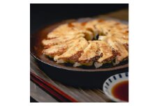 餃子の金星の素材のうまみを最大限に引き立たせた秘伝の味　特撰生餃子80個入り　タレ付き【1412835】