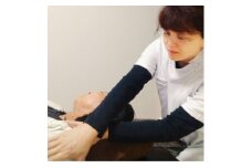 ＜女性限定・首肩整体＞Google口コミ高評価☆プロも認める女性整体師・1名様ご利用券【1502094】