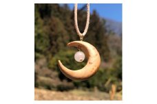山桜の喜虹ペンダント (月)｜ネックレス ペンダント アクセサリー 木工品 ハンドメイド ローズクォーツ 天然石 山桜 甘楽町 [0173]
