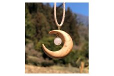 山桜の喜虹ペンダント (月)｜ネックレス ペンダント アクセサリー 木工品 ハンドメイド ローズクォーツ 天然石 山桜 甘楽町 [0173]
