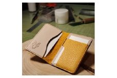 ケモノのカードケース（２つ折り名刺入れ）