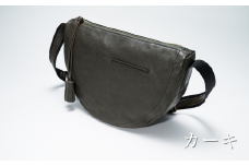 【カーキ】半月型ショルダー ヌメゴート 山羊革 ゴート革 バッグ 革 ショルダーバッグ プレゼント  | 埼玉県 草加市 職人 手作業 上質 ギフト お祝い お洒落 革職人会山羊革 ゴート革 バッグ 革 ショルダーバッグ プレゼント 3色 カーキ オレンジ ブラック 使いやすい 便利 おしゃれ 楽 革バッグ 革製品 女性 男性 シンプル 山羊革 山羊 革 男女兼用 カラー
