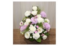 白とパープルのお花で上品な雰囲気のお供えアレンジ【1398688】
