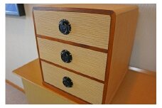 熟練桐たんす職人が手作りした三段小引出（柾目・特上品）　【11246-0121】