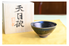 曜変天目茶碗（請関天目）　E008