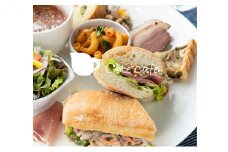 おしゃれなカフェランチ＆手づくりスイーツ　お食事ご利用券3万円【 お食事券 チケット 家族 友人 休日 カップル カフェ ランチ 洋食 スイーツ 犬同伴 】[№5346-0158]