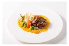 [№5904-0321]本格ファーストクラスのお食事をご自宅で「ラムショルダー」(2人前）