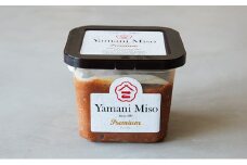 百年前から、発酵中「ヤマニ味噌プレミアム」700g×4個【1287219】