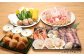 さざえ、ほたて、いか、えび、はまぐり、鶏肉、豚肉、牛肉、野菜焼き、焼きおにぎり、おしんこまで付いたフルセット。