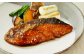 【秋鮭ごま甘酢照り焼き】お子様からお年寄りまでお楽しみいただける甘酢を加えた照り焼きです。