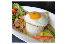 カフェ・デ・カルム お食事券 ガパオとグリーンカレーのハーフ&ハーフ 2名様分 / 隠れ家 ガパオ グリーンカレー カレー ペアチケット ペア 食事券 チケット