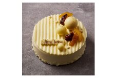 京王プラザホテル／クリスマスケーキ「エグリーズ ブランシュ」 ケーキ クリスマスケーキ クリスマス いちご ホワイトチョコレート オレンジ チーズ アプリコット ストロベリー チェリー 赤白 上品 爽やか 華やか 高級 限定 真っ白 デザート スイーツ おしゃれ 人気 おすすめ 東京 新宿 0041-034-S07